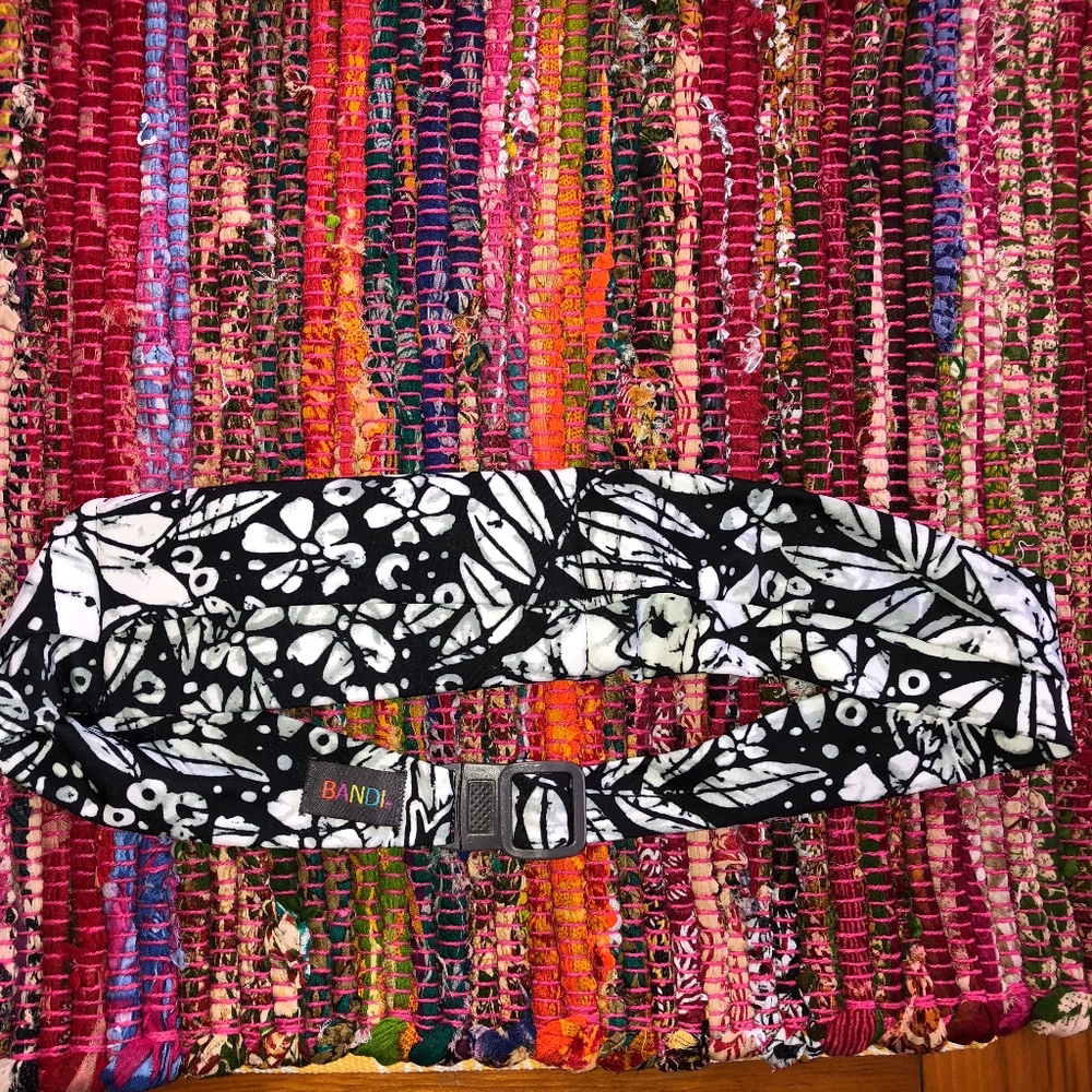 BANDI Classic Pocket Belt/black&white batik floral